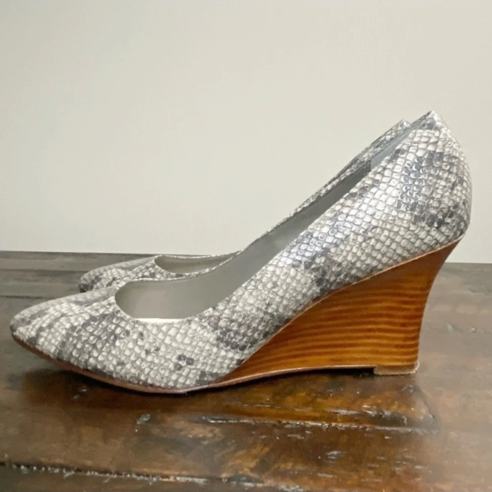 Cole Haan Grand OS Snakeskin Wedge Shoe Heel Size 10